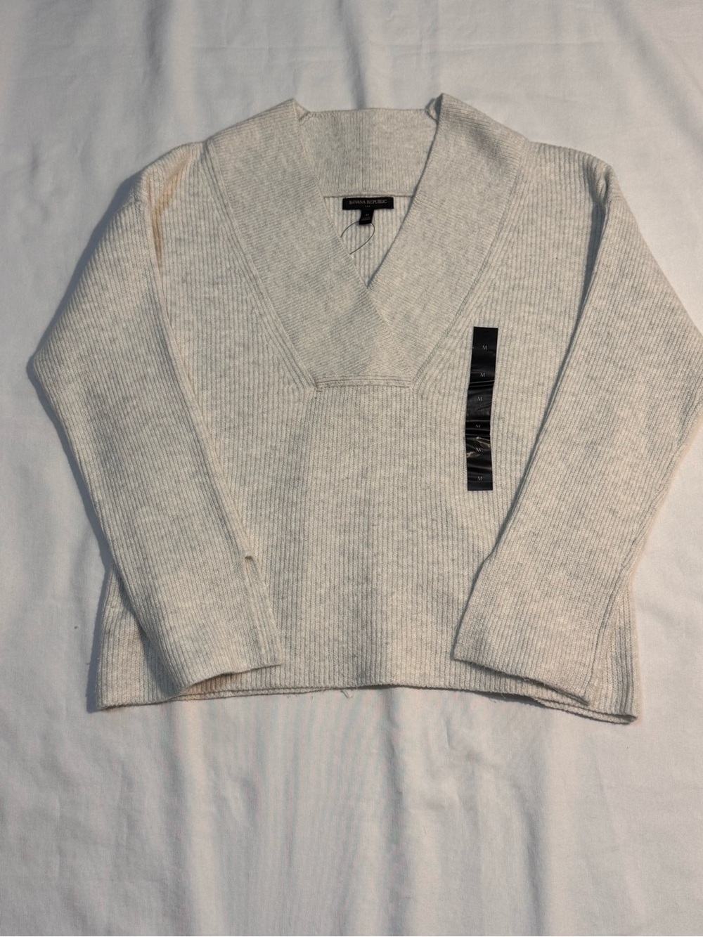Banana Republic Ivory Ribbed V-Neck Sweater